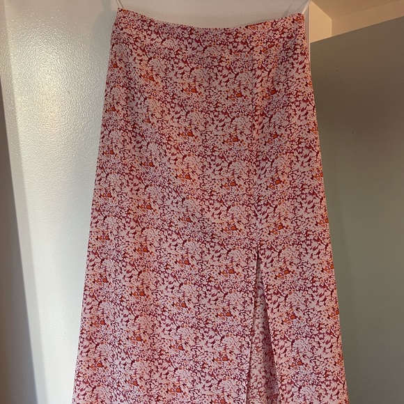 Lucy paris floral midi skirt with slit - Picture 2 of 5